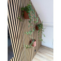 Wall planter with drainage 
