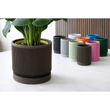 Faceted pot with saucer