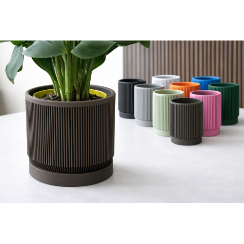Faceted pot with saucer