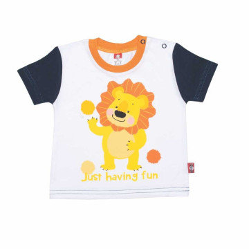 T-shirt with black sleeves 
